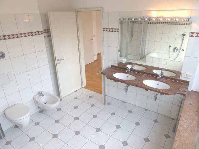 Traumhafte 3-Zimmerwohnung Dornbusch image 5
