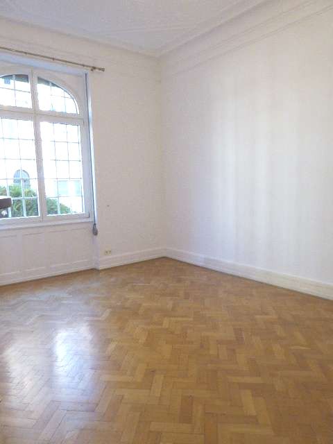 Schicke Altbauwohnung Westend image 3