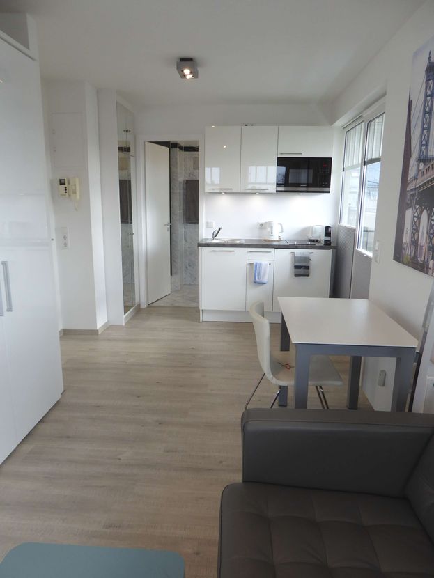 Schöne 1-Zimmerwohnung mit Skylineblick im Nordend image 4