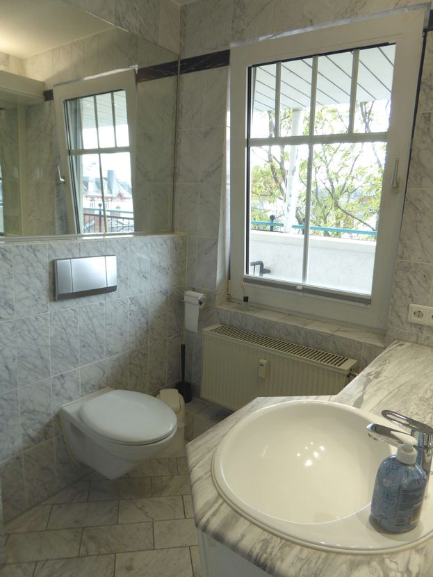 Schöne 1-Zimmerwohnung mit Skylineblick im Nordend image 5