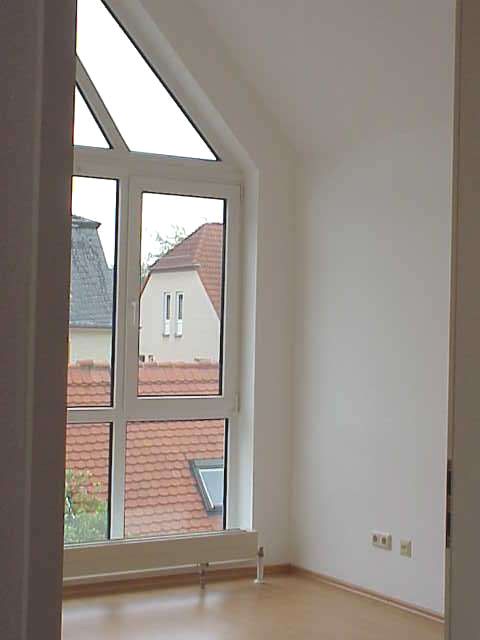Schöne Dachgeschosswohnung in Eckenheim image 5