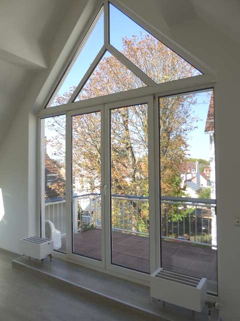 Traumhafte Dachgeschosswohnung image 2