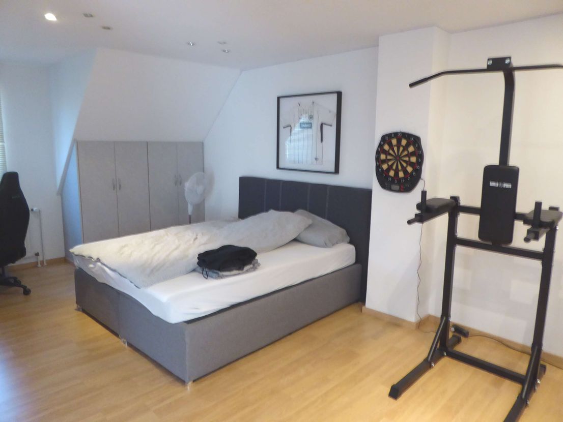 Wohn-und Geschäftshaus zzgl. einem Einfamilienhaus in zweiter Baureihe.. image