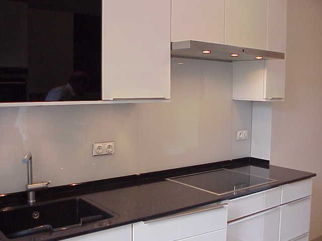 Traumhafte 4-Zimmer Altbauwohnung in bester Westendlage image 4