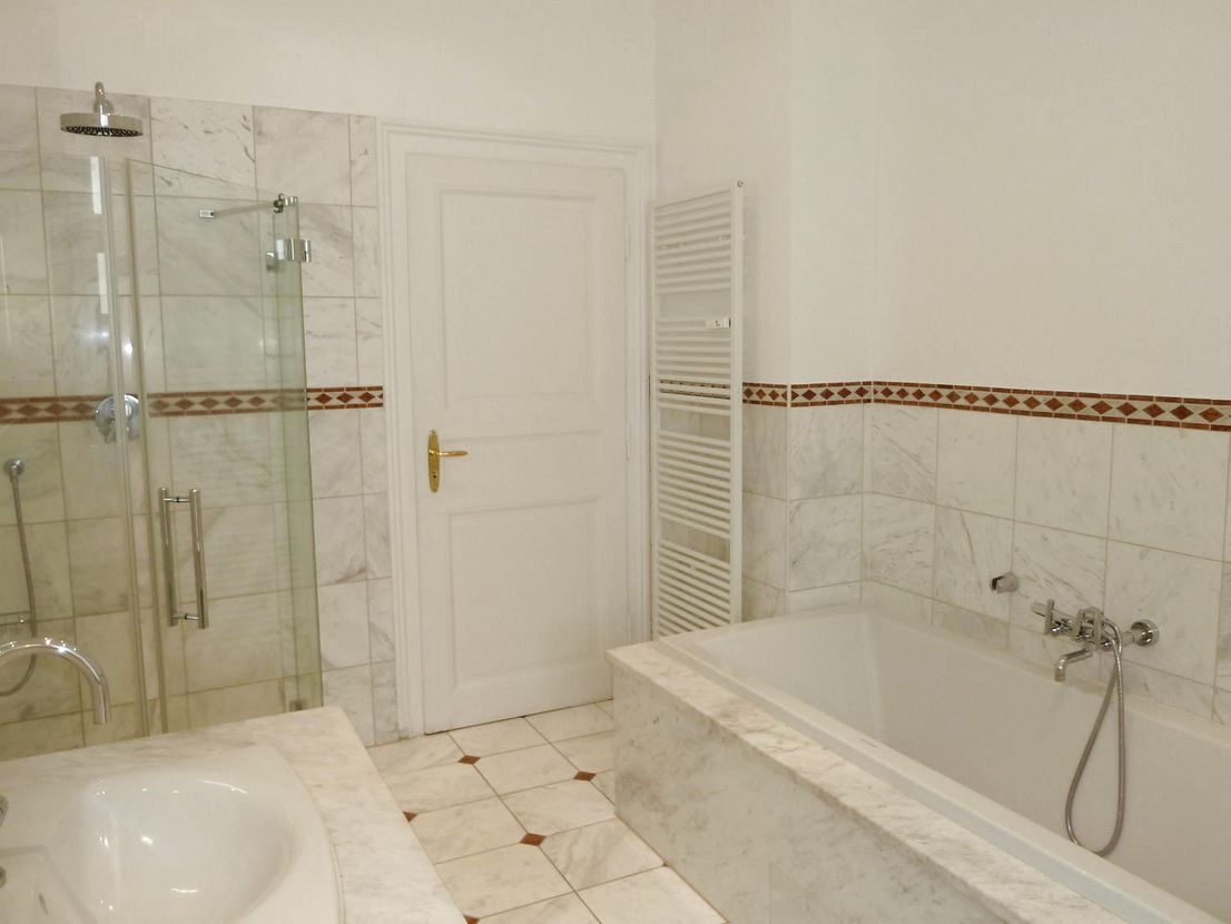 Altbauwohnung im Holzhausenviertel image