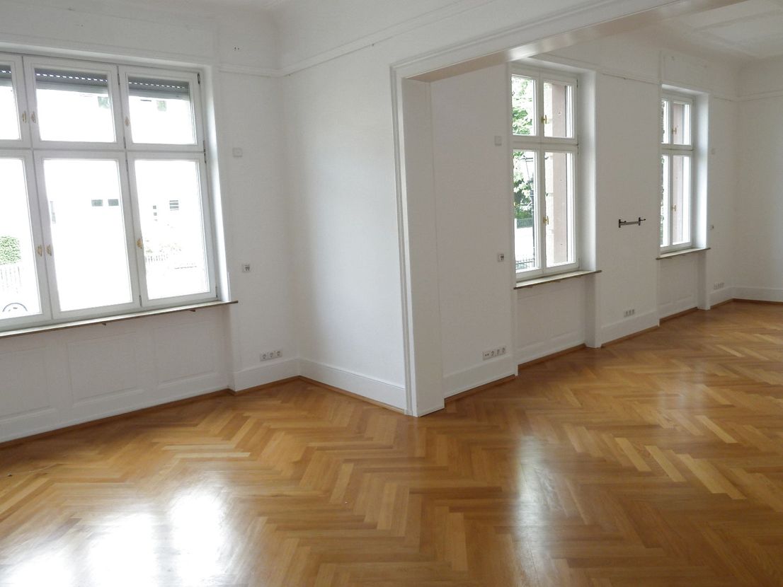 Altbauwohnung im Holzhausenviertel image 2