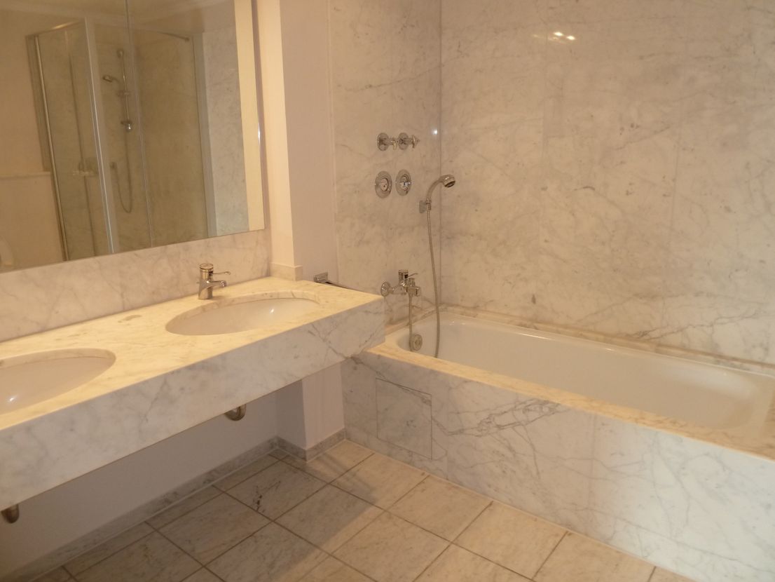 Traumhafte Altbauwohnung zwischen Palmengarten und "Alter Oper" image