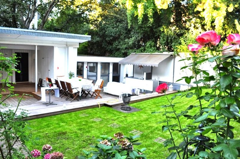 Schicke Stadtvilla mit traumhaft angelegten Garten in guter Wohnlage image