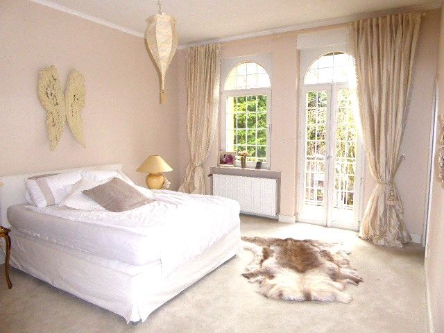 Schicke Stadtvilla mit traumhaft angelegten Garten in guter Wohnlage image 3