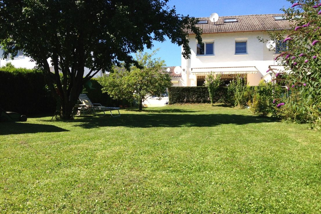 Reihenendhaus mit Traumgrundstück