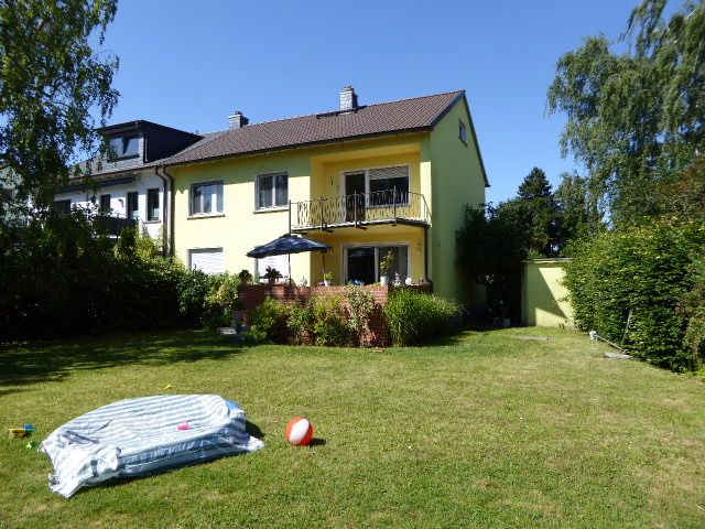 Renovierungsbedürftige Doppelhaushälfte direkt am Goetheturm image 3