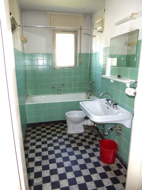 Renovierungsbedürftige Doppelhaushälfte direkt am Goetheturm image 5