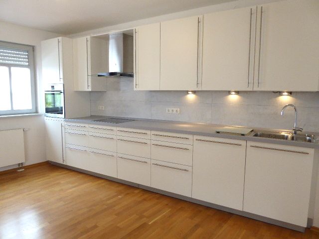 Modernes Stadthaus in familienfreundlicher Lage von Bad Homburg image