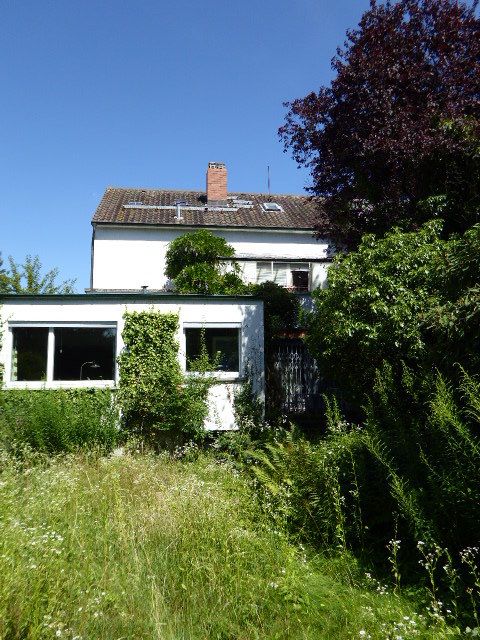 Renovierungsbedürftige Doppelhaushälfte am Goetheturm